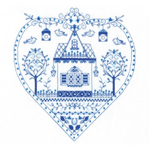 Оберег для дома. Синее сердечко.  Набор для вышивания: мулине хб, счетный крест, Linda белого цвета, размер: 22*23 см.